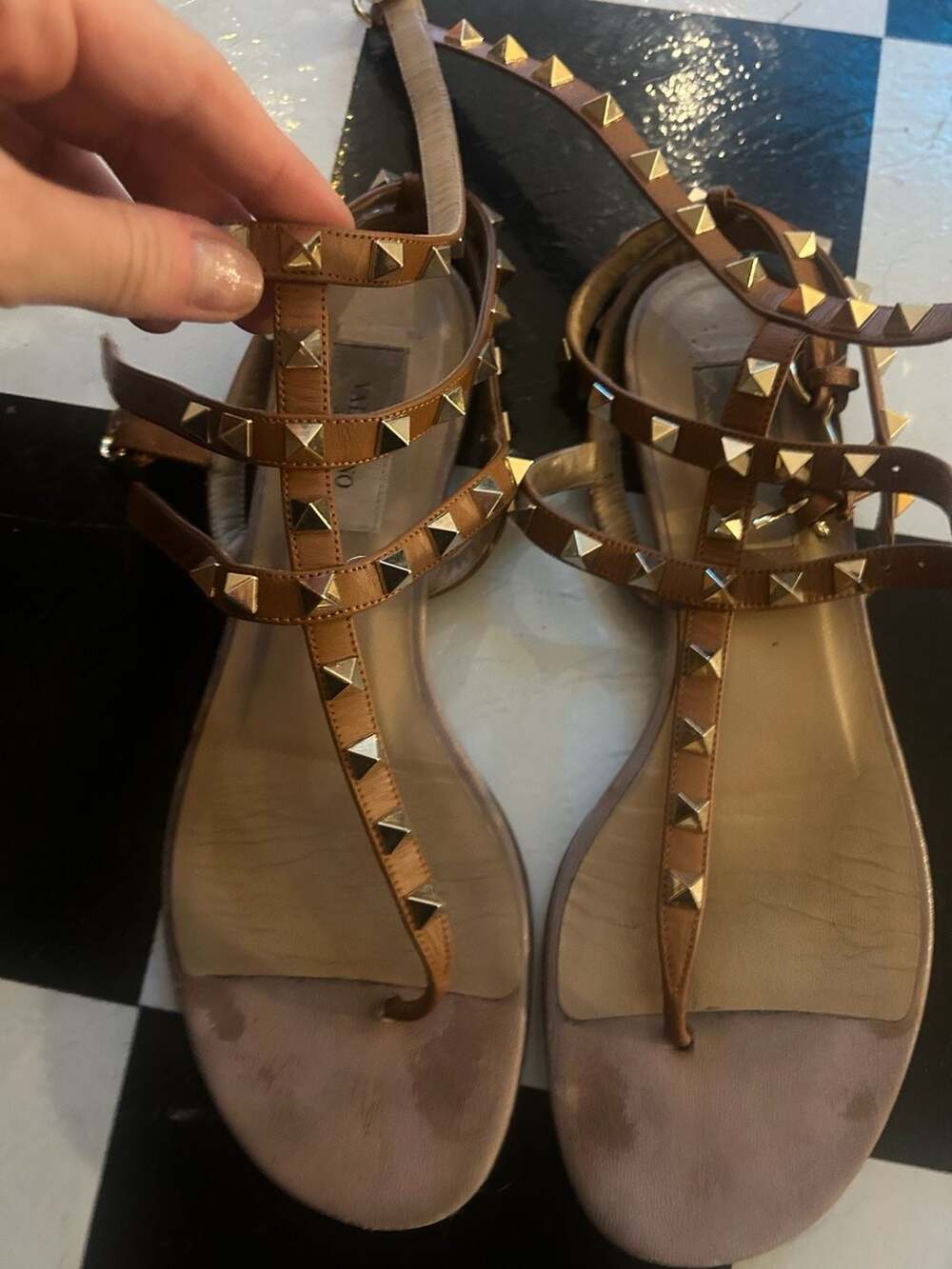 Valentino Rockstud Flat Thong Sandals Size 37 Brown Leather